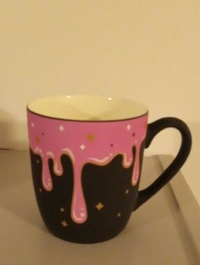 Cobwebs & Cauldrons "Drip" Mug NWOTS